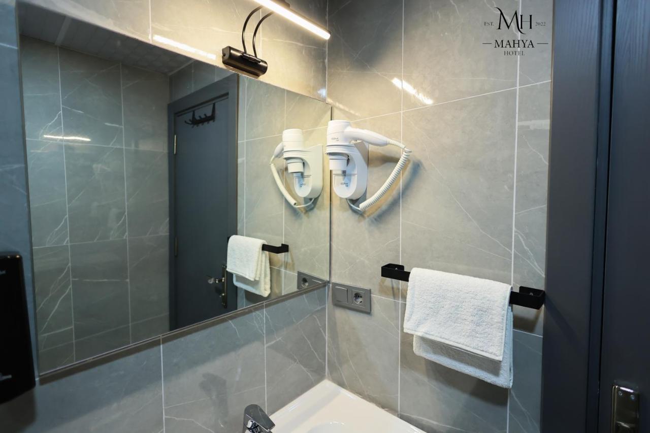 Mahya Hotel Istanboel Buitenkant foto